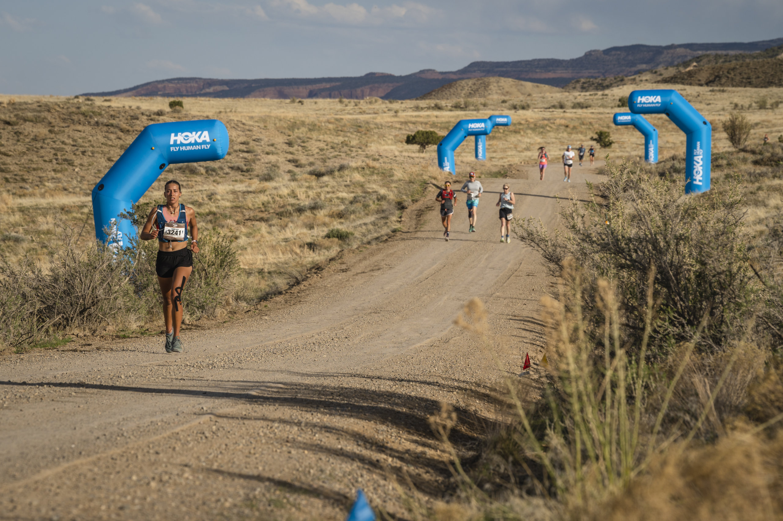 UTMB World Series apoya el crecimiento del trail running ampliando su colaboración con HOKA post thumbnail image